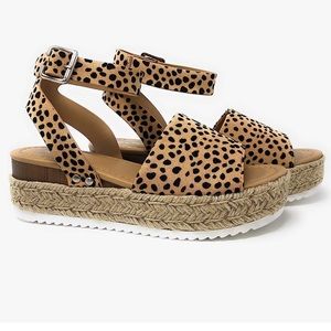 NWOT platform sandals